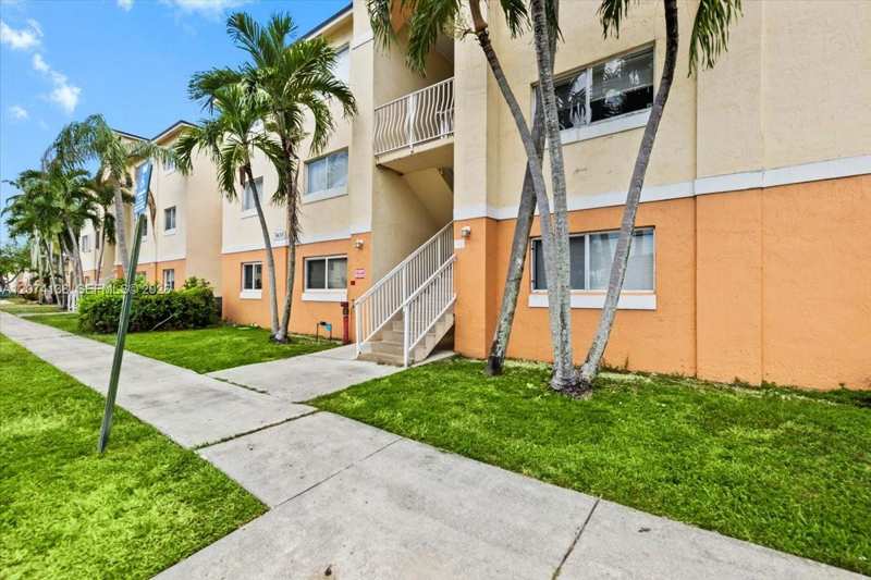 3610 N 56th Ave # 219, Hollywood FL 33021