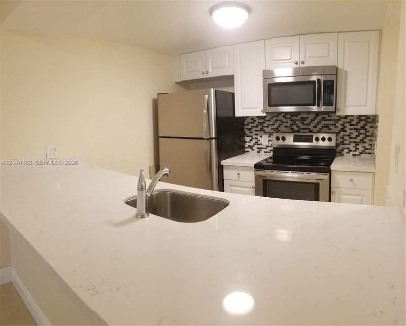 8100 Geneva Ct # 438, Doral FL 33166