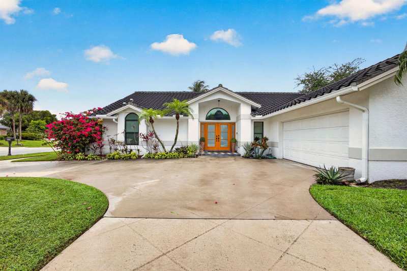 12897 LA ROCHELLE Circle, Palm Beach Gardens FL 33410