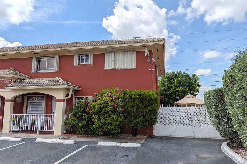 11005 W Okeechobee Rd # 102, Hialeah Gardens FL 33018