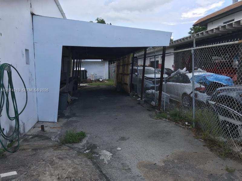 18356 W Dixie Hwy, North Miami Beach FL 33160