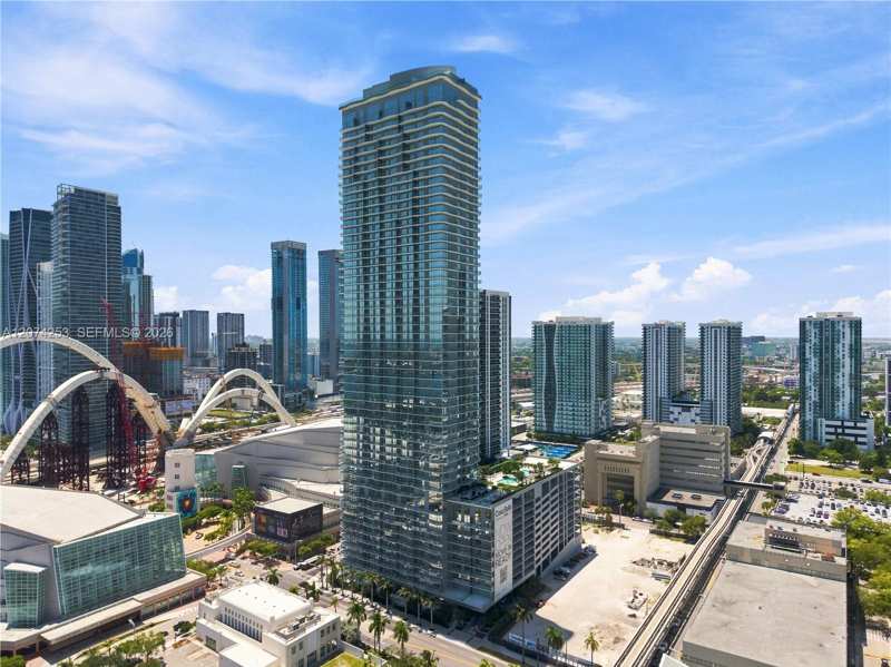 1400 Biscayne Blvd # 3201, Miami FL 33132