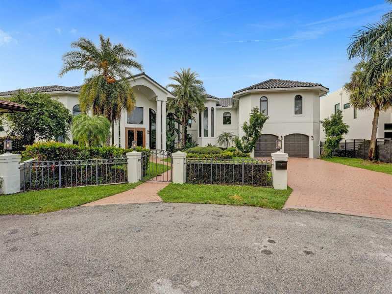 2584 SE 12th Street, Pompano Beach FL 33062