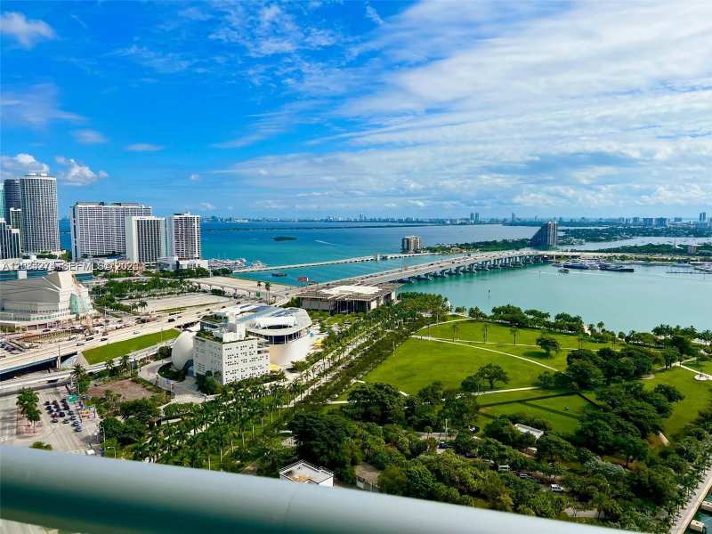 888 Biscayne Blvd # 3110, Miami FL 33132