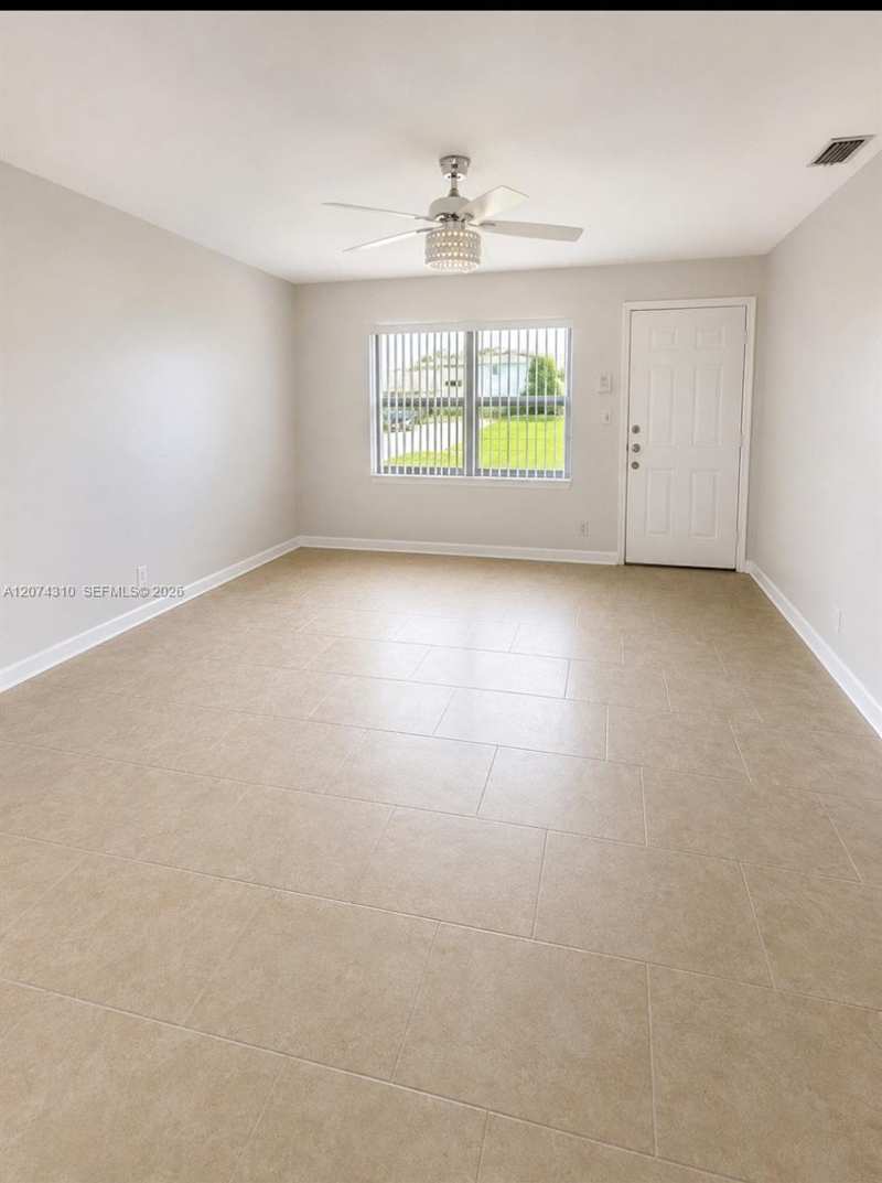 539 Sabal Palm Dr, Lake Park FL 33403