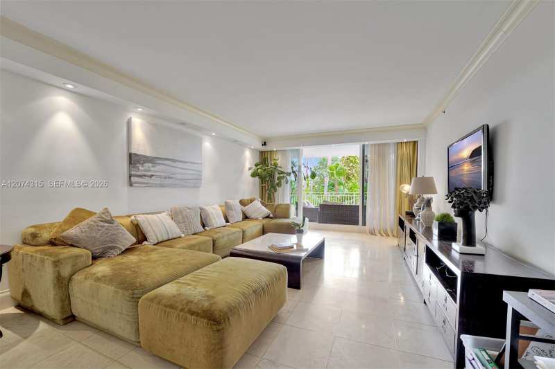 791 Crandon Blvd # 301, Key Biscayne FL 33149