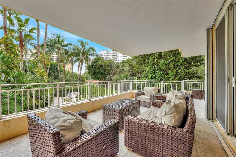 791 Crandon Blvd # 301, Key Biscayne FL 33149