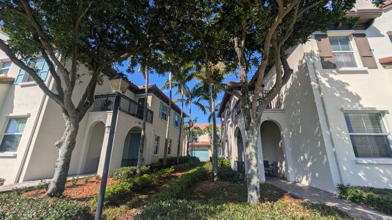 4153 CASCADA Circle, Cooper City FL 33024