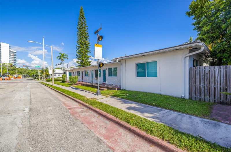 625 75th St, Miami Beach FL 33141