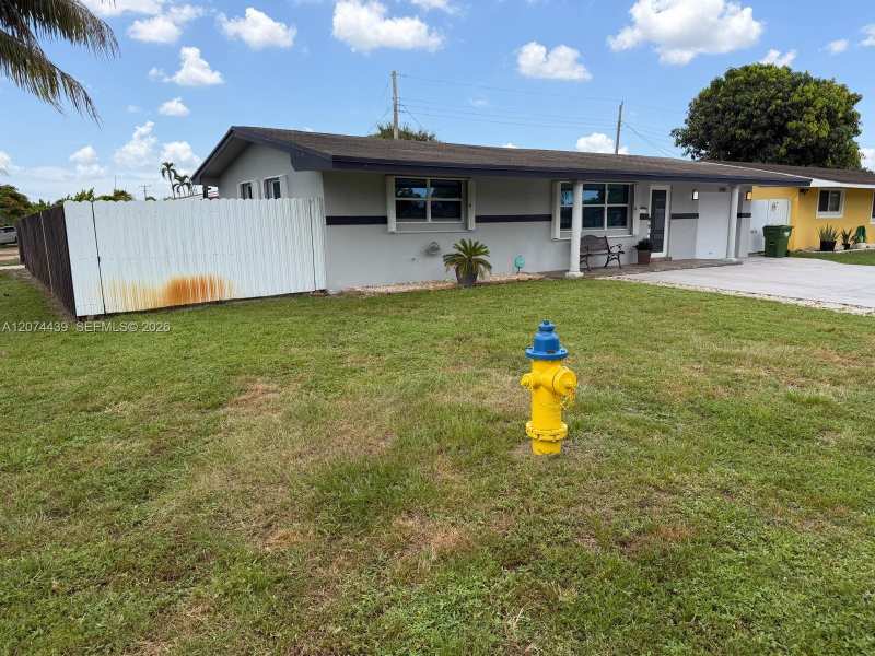 1000 NW 76th Ter, Pembroke Pines FL 33024