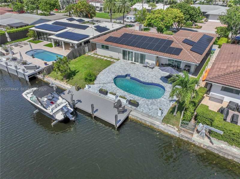 2225 NE 16th Ave, Wilton Manors FL 33305