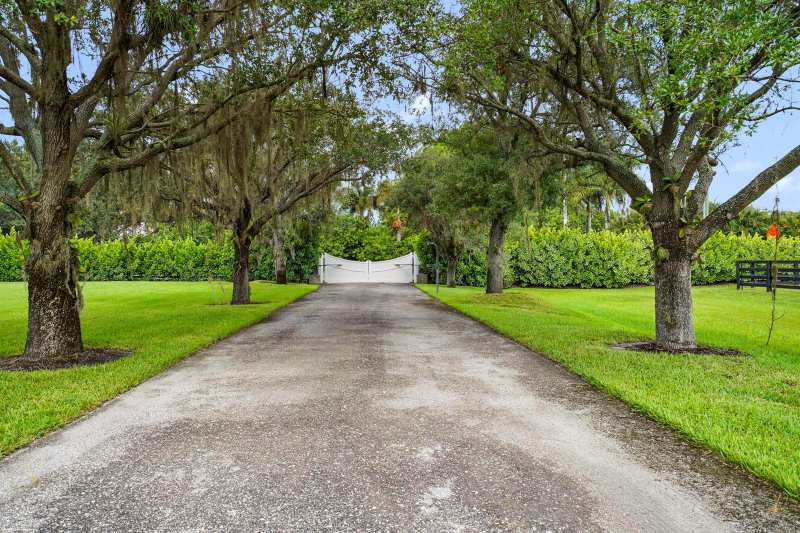 2600 APPALOOSA Trail, Wellington FL 33414