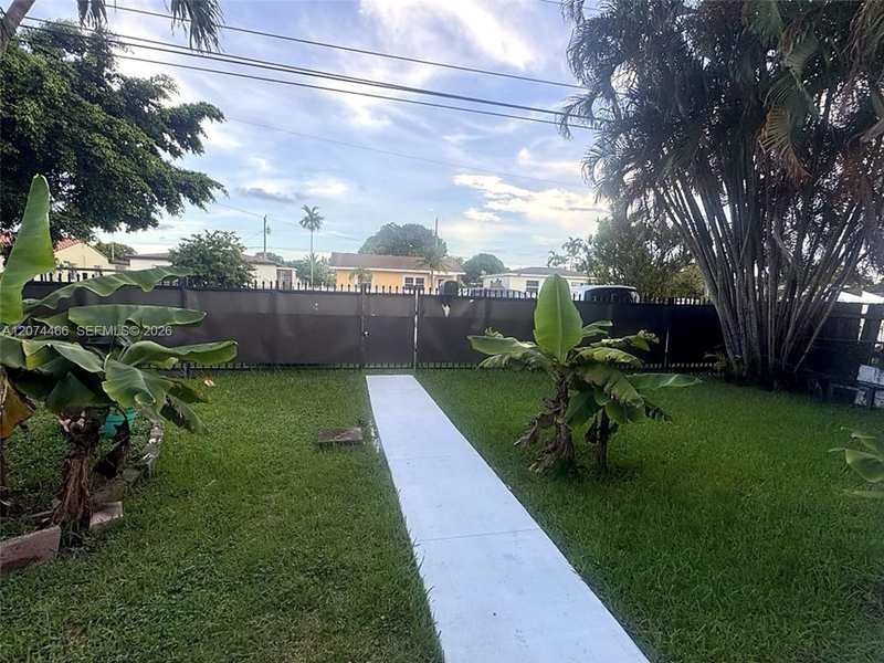 3351 NW 20th St, Miami FL 33142