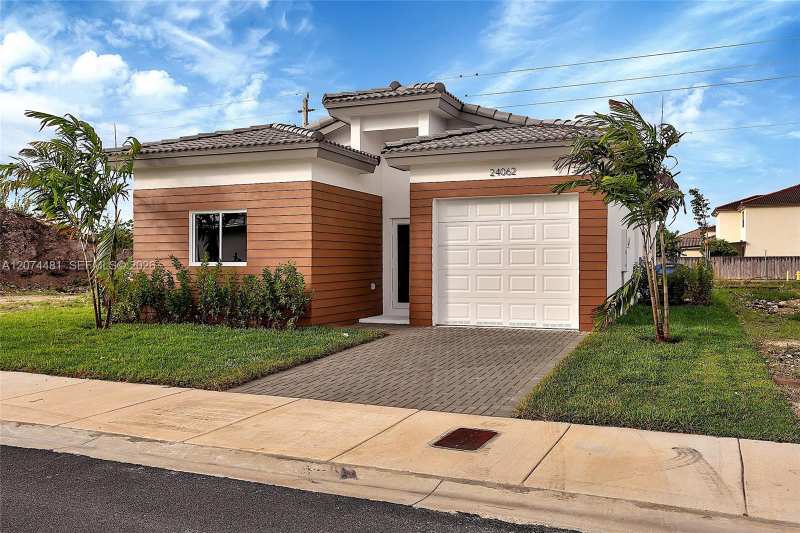 24062 SW 116th Ct, Miami FL 33032