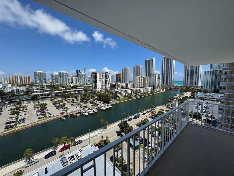 500 Bayview Dr # 1231, Sunny Isles Beach FL 33160