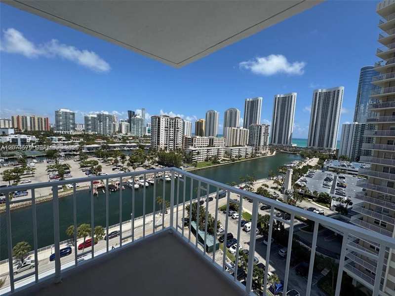 500 Bayview Dr # 1231, Sunny Isles Beach FL 33160