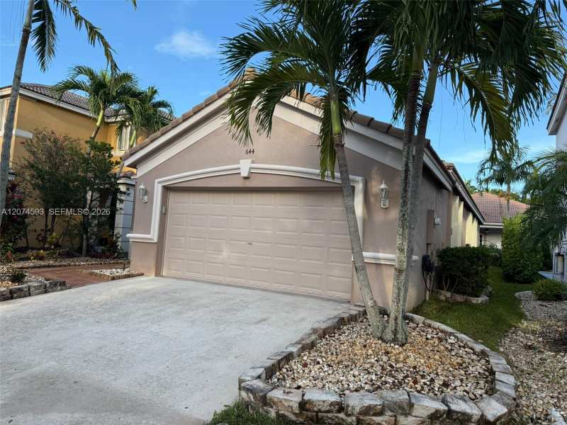 644 Conservation Dr, Weston FL 33327