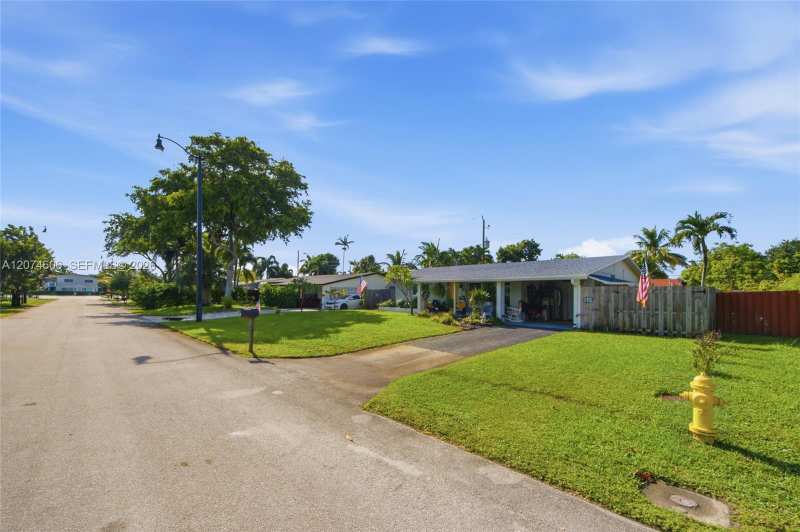 1540 NE 34th St, Pompano Beach FL 33064