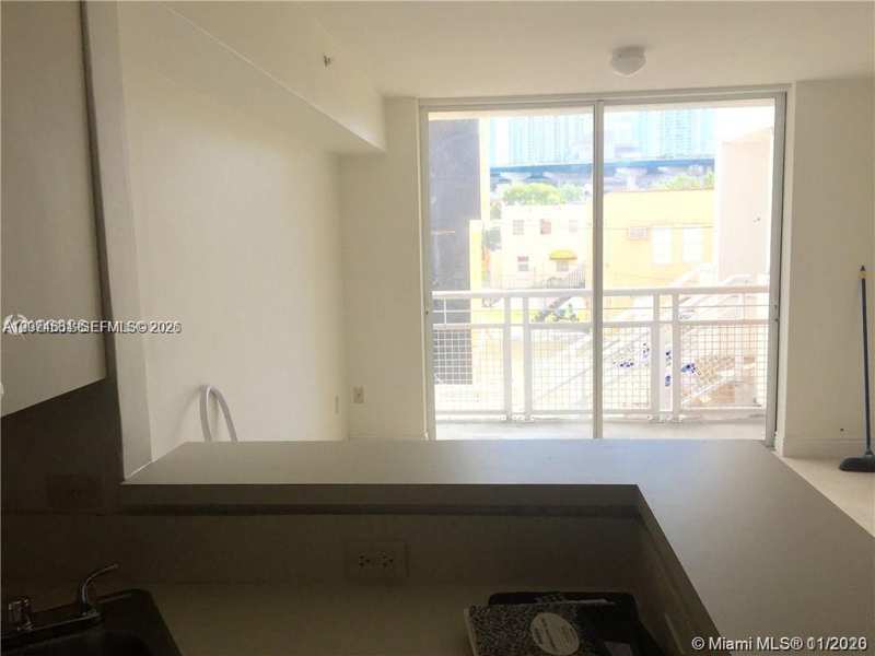 450 SW 3rd St # 15, Miami FL 33130