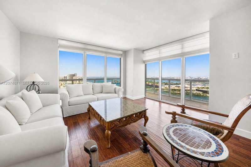 50 Biscayne Blvd # 4402, Miami FL 33132