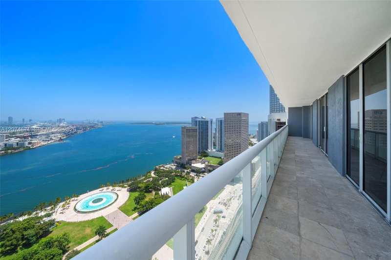 50 Biscayne Blvd # 4402, Miami FL 33132