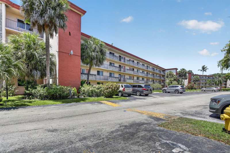 1103 NW 58th Terrace # 420, Sunrise FL 33313