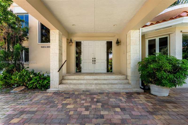 501 Bay Lane, Key Biscayne FL 33149