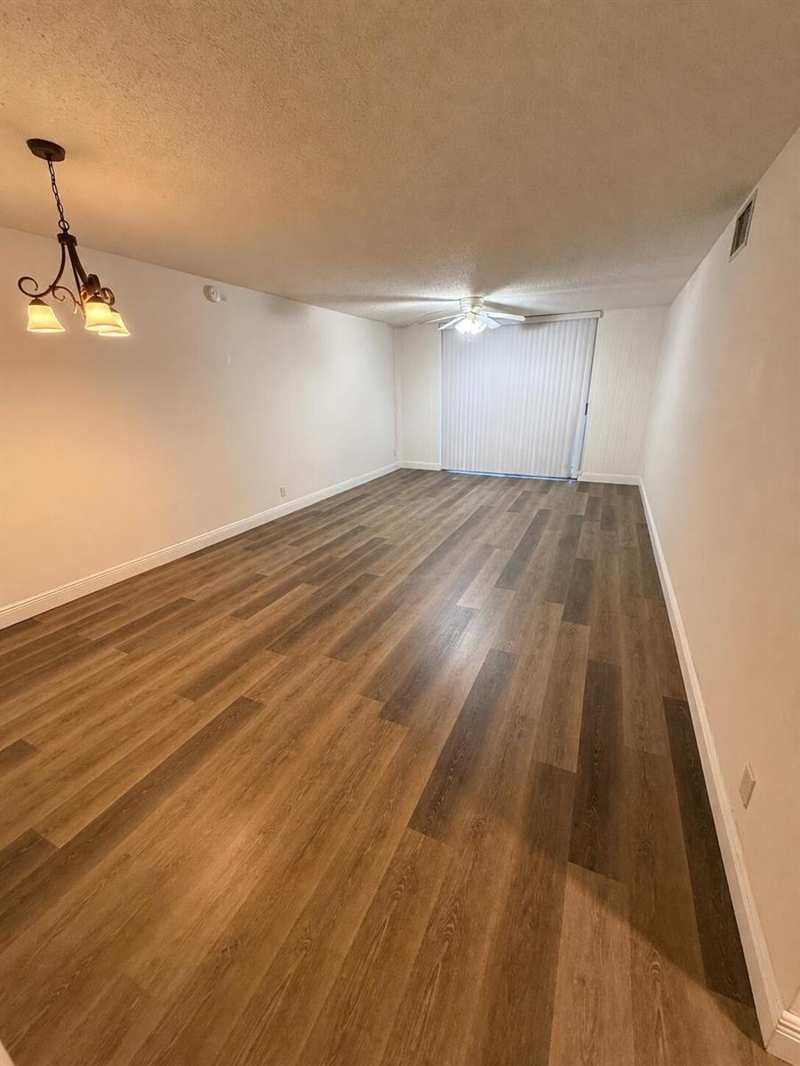 7173 ORANGE Drive # 220B, Davie FL 33314