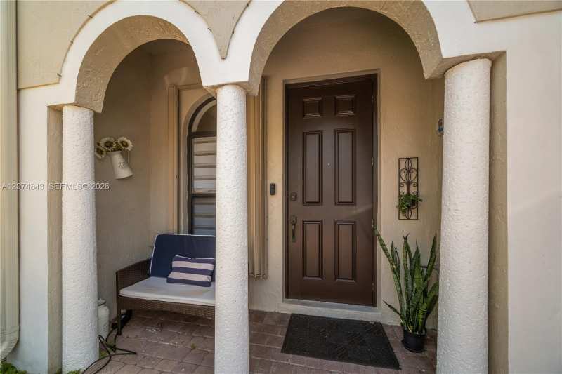 10334 NW 30th Ter, Doral FL 33172