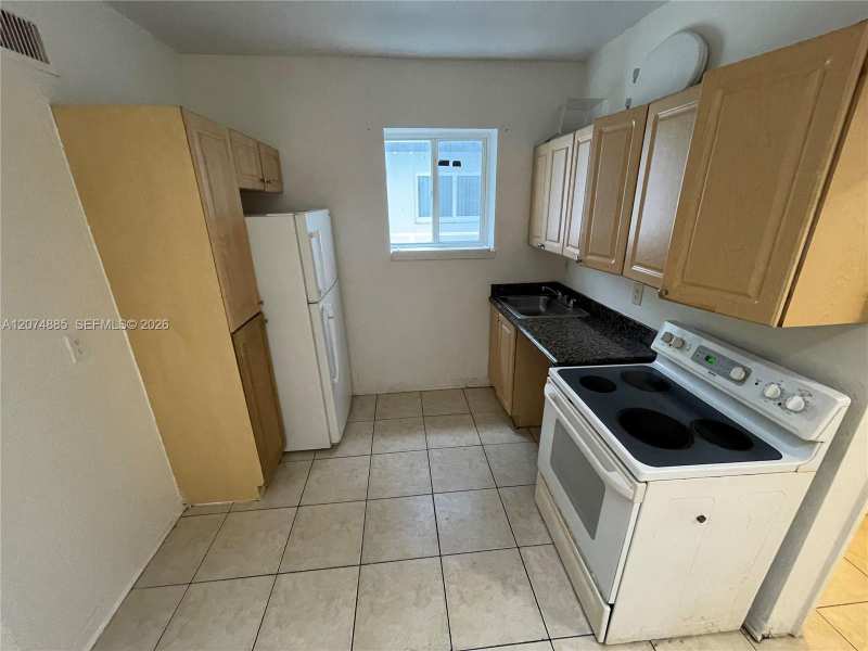 1021 NW 3rd St # 207, Miami FL 33128