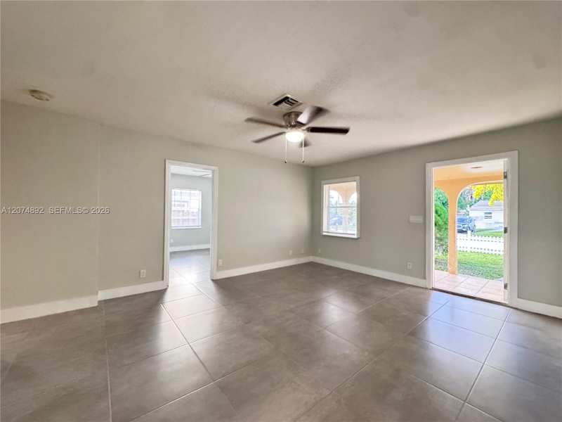 3040 NW 7th St, Pompano Beach FL 33069