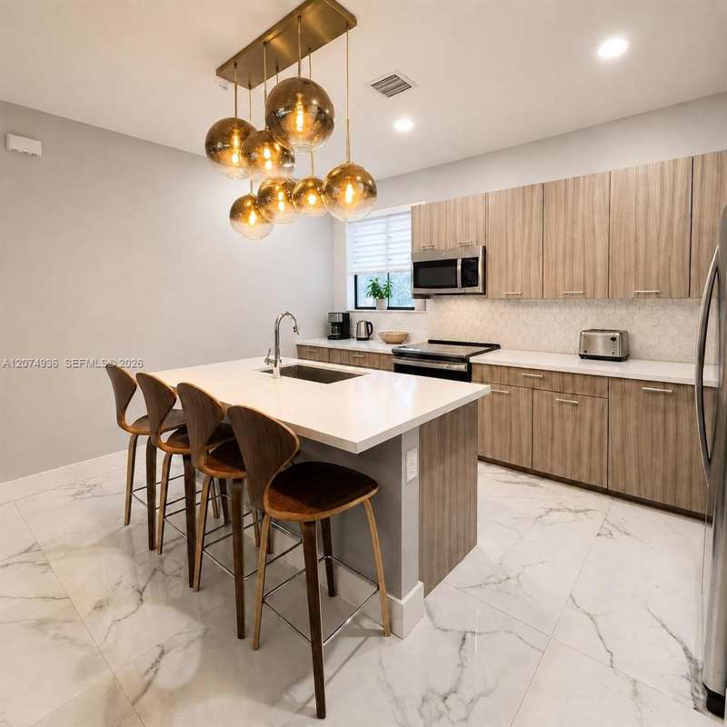 4619 NW 84th Ave, Doral FL 33166