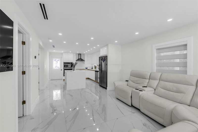 1593 Barbarie Ln, West Palm Beach FL 33417