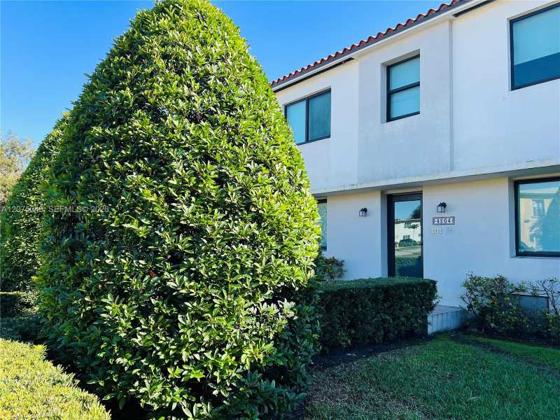 1440 SW 42nd St # 2, Miami FL 33134