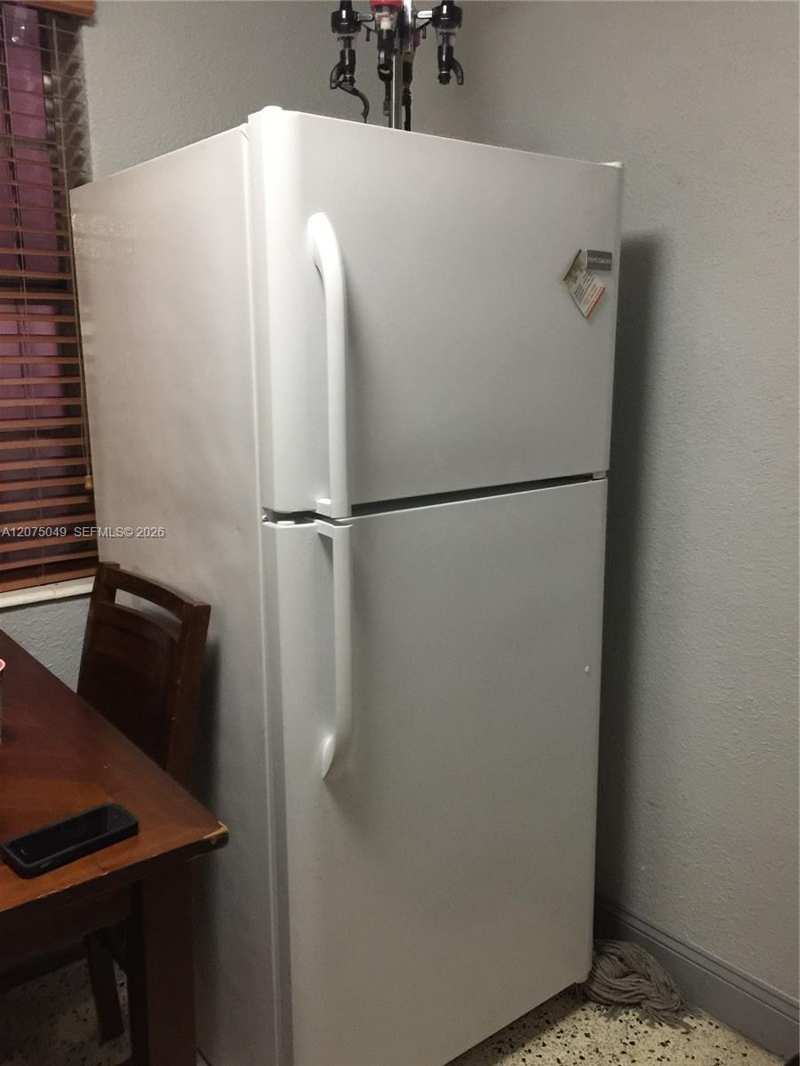 1800 NW 19 ST # 11, Miami FL 33125