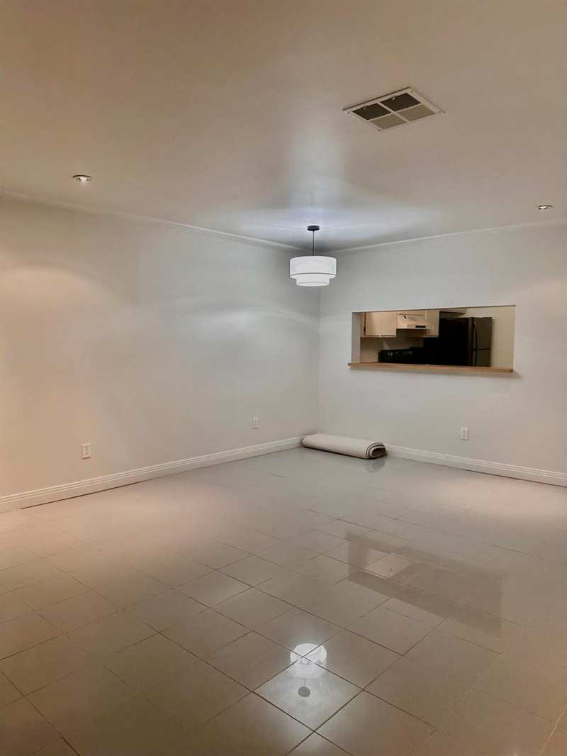 11605 NW 11TH Street, Pembroke Pines FL 33026