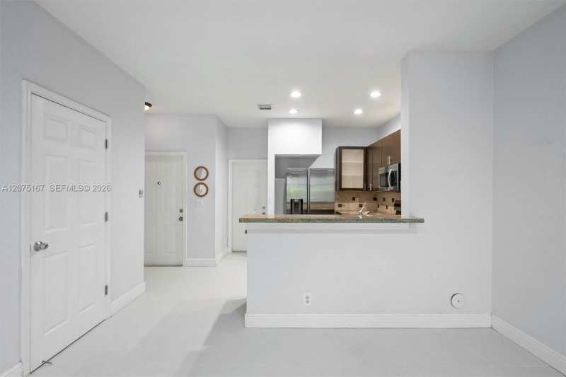 3810 Tree Top Dr, Weston FL 33332