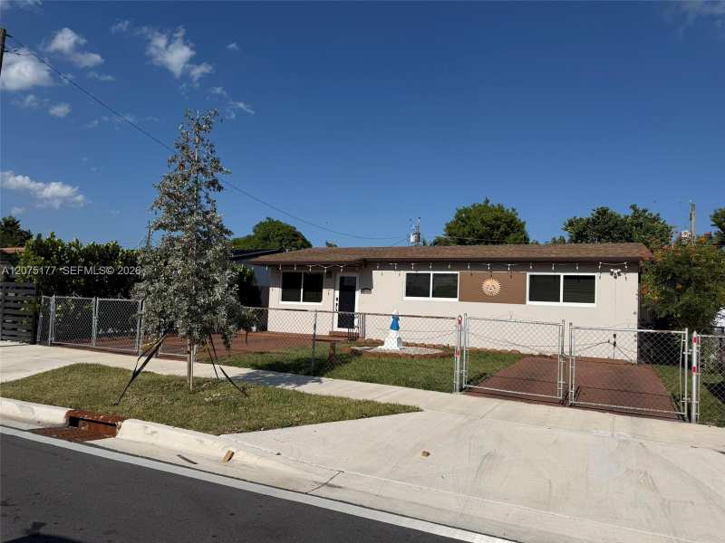 4585 E 9th Ln, Hialeah FL 33013