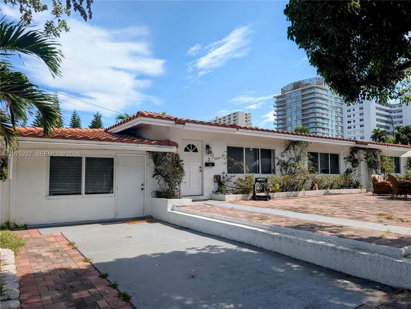3221 NE 7th St # 2, Pompano Beach FL 33062