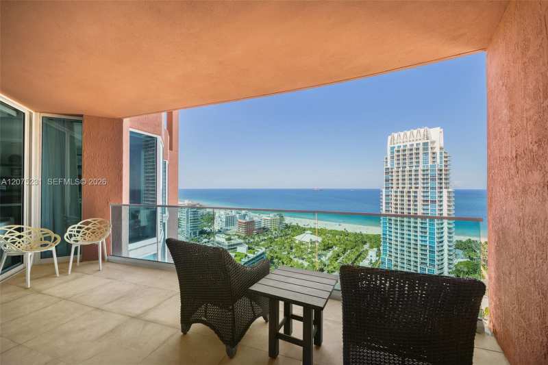 300 Pointe Dr # 2806, Miami Beach FL 33139