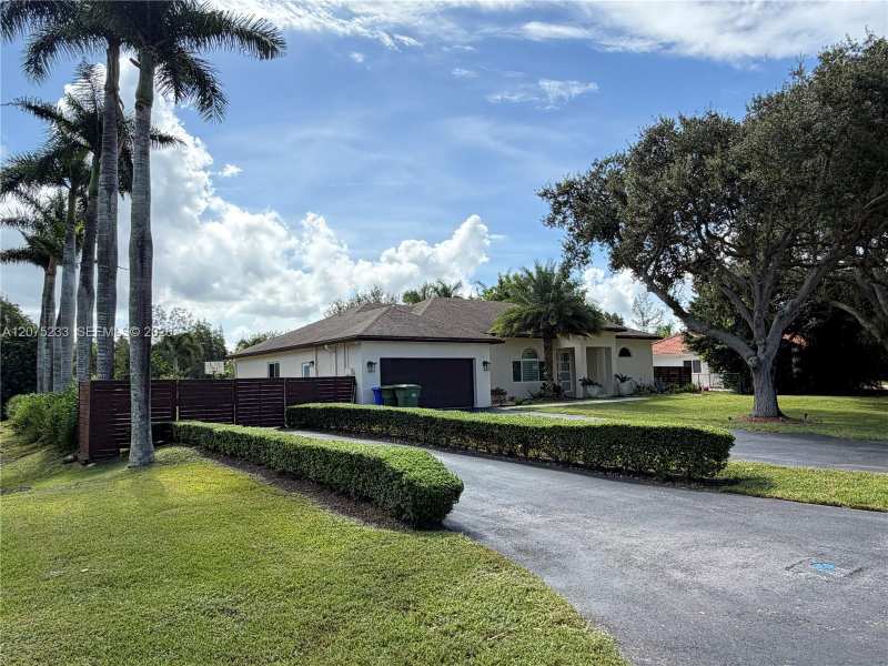 5600 SW 199th Ave, Pembroke Pines FL 33332