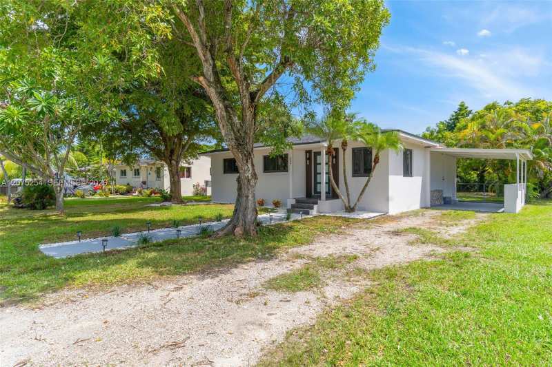 544 NW 12th St, Homestead FL 33030