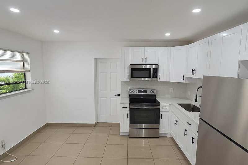 1046 Foster Rd # 0, Hallandale Beach FL 33009