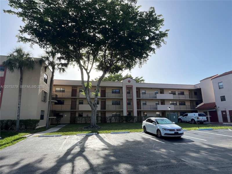 3252 Foxcroft Rd # 104, Miramar FL 33025