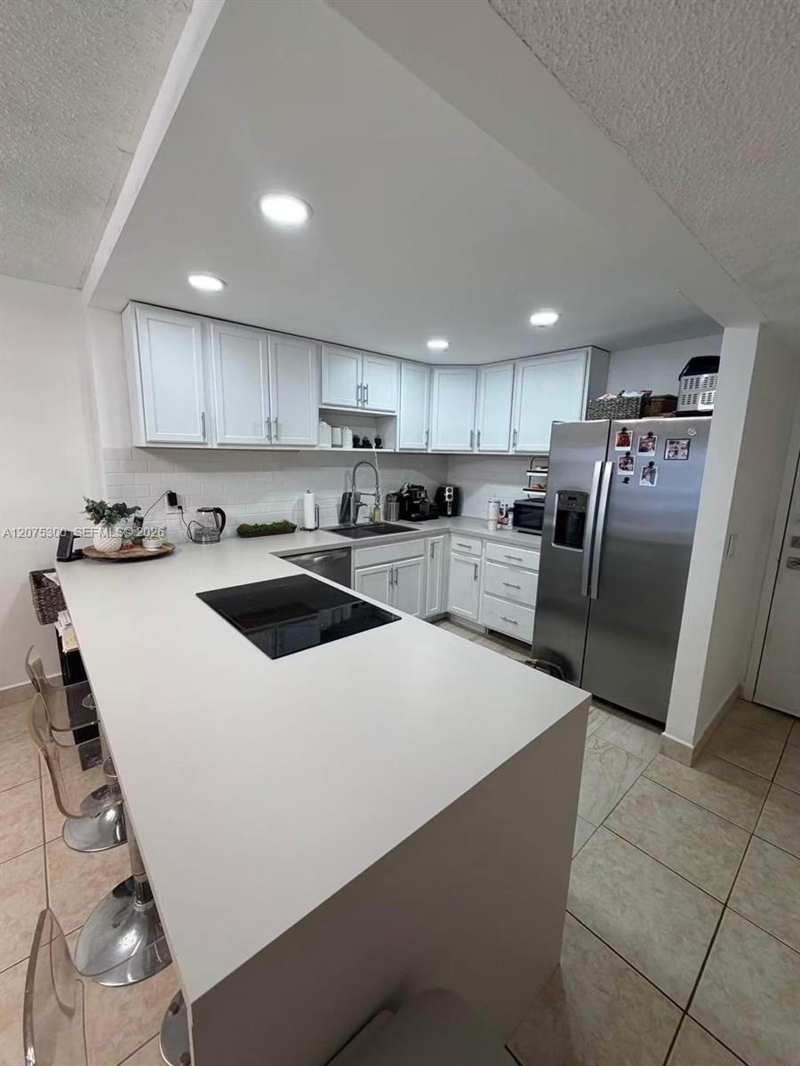 200 Leslie Dr # 427, Hallandale Beach FL 33009