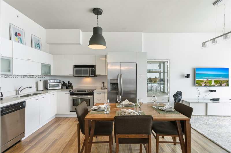 133 NE 2nd Ave # 2904, Miami FL 33132
