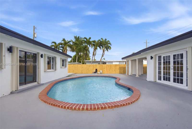 275 W 13th St, Hialeah FL 33010