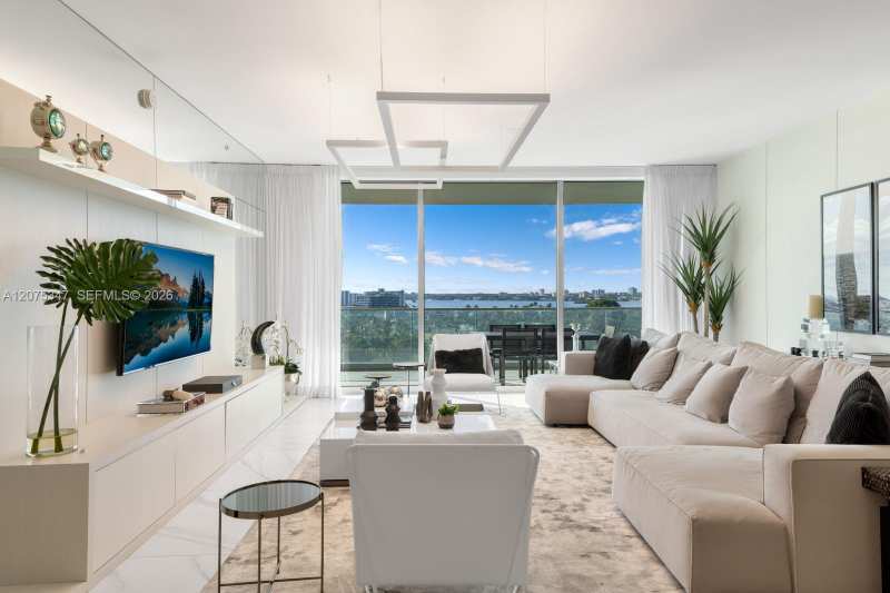 10201 Collins Ave # 907, Bal Harbour FL 33154