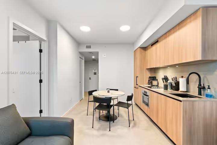 121 NE 5th St # 1711, Miami FL 33132
