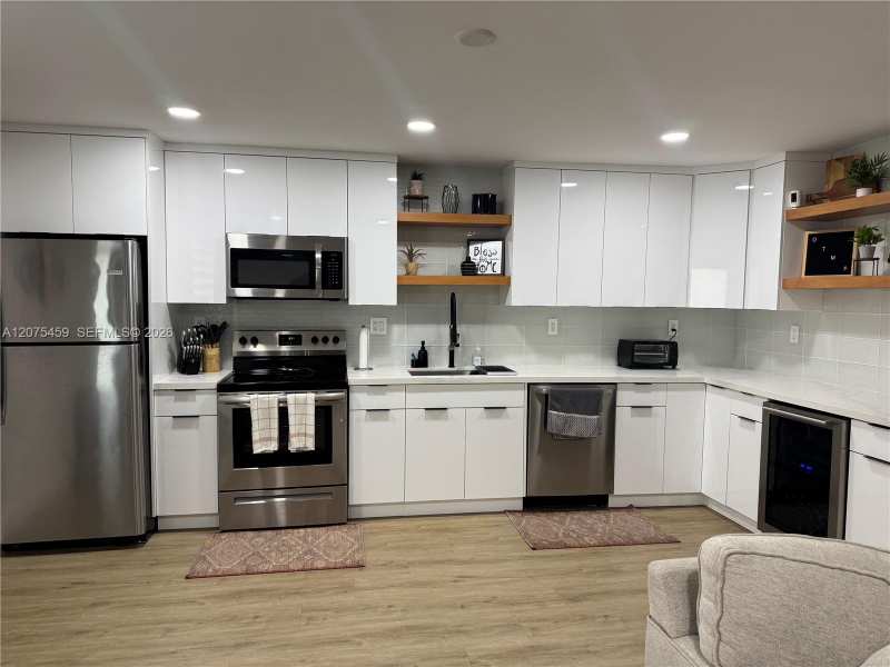 2420 Diana Dr # 402, Hallandale Beach FL 33009